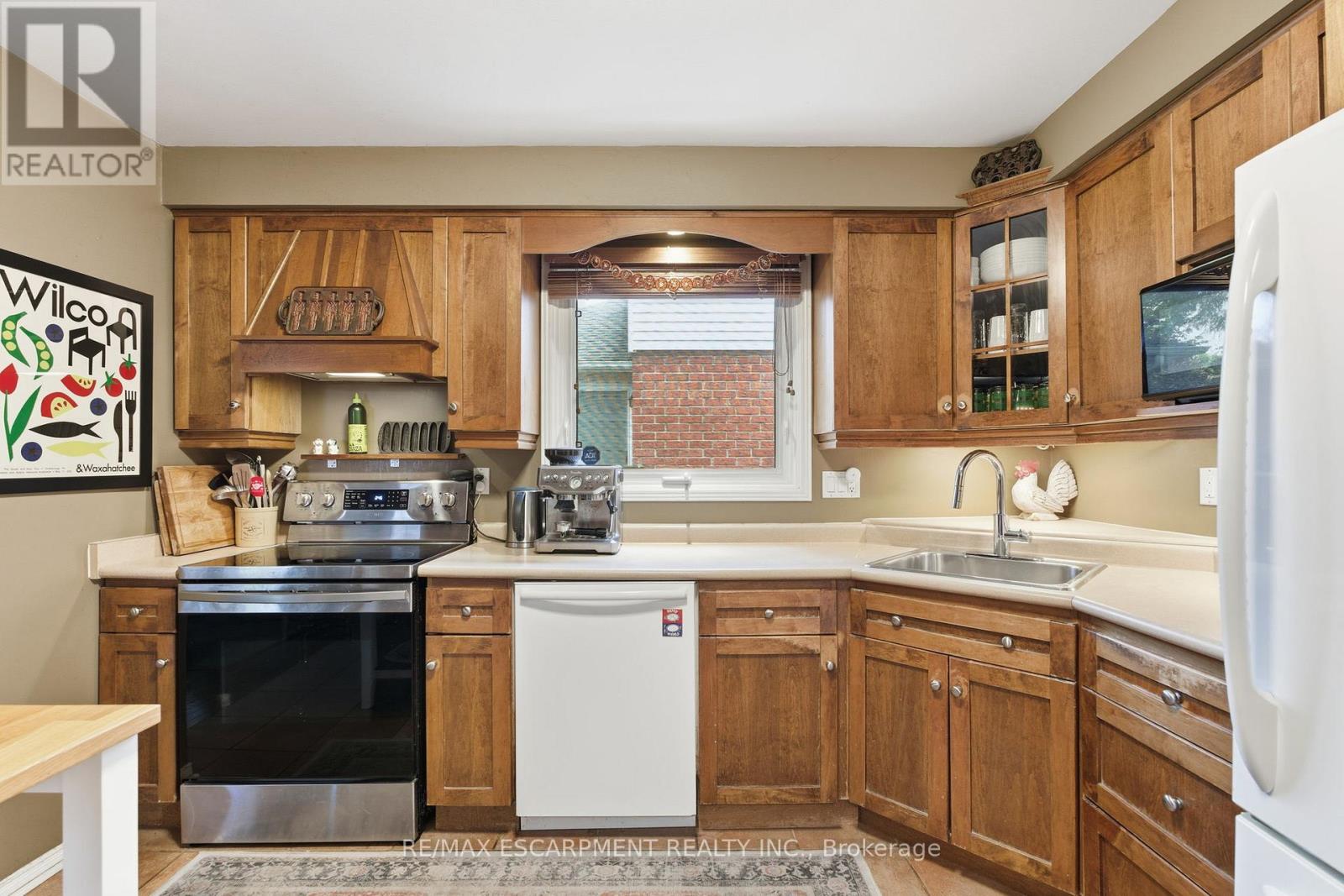 113 Brian Boulevard, Hamilton, Ontario  L8B 0C8 - Photo 12 - X12472470