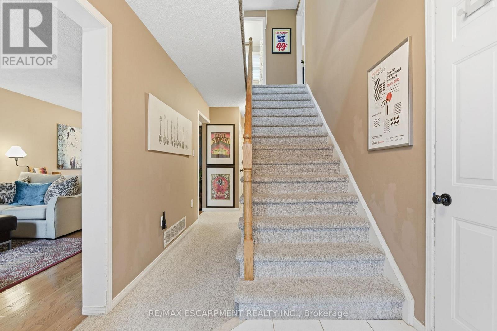 113 Brian Boulevard, Hamilton, Ontario  L8B 0C8 - Photo 4 - X12472470