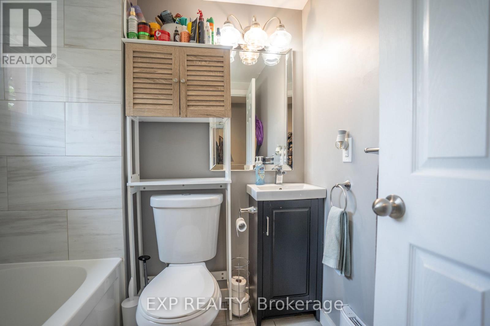165 Emerald Street N, Hamilton, Ontario  L8L 5K9 - Photo 12 - X12472485