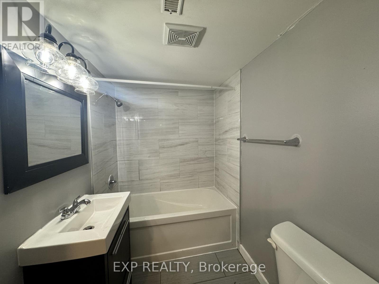 165 Emerald Street N, Hamilton, Ontario  L8L 5K9 - Photo 44 - X12472485