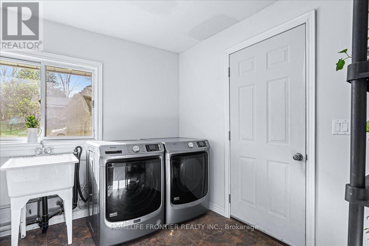 6 Lakeview Park Road, Kawartha Lakes (Fenelon), Ontario  K0M 1G0 - Photo 17 - X12472514