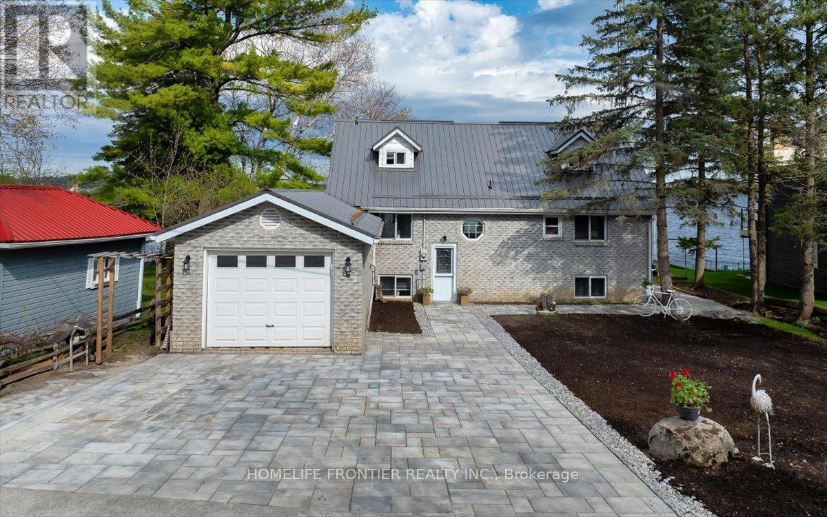 6 Lakeview Park Road, Kawartha Lakes (Fenelon), Ontario  K0M 1G0 - Photo 2 - X12472514