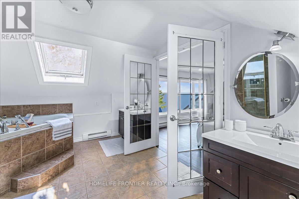 6 Lakeview Park Road, Kawartha Lakes (Fenelon), Ontario  K0M 1G0 - Photo 23 - X12472514