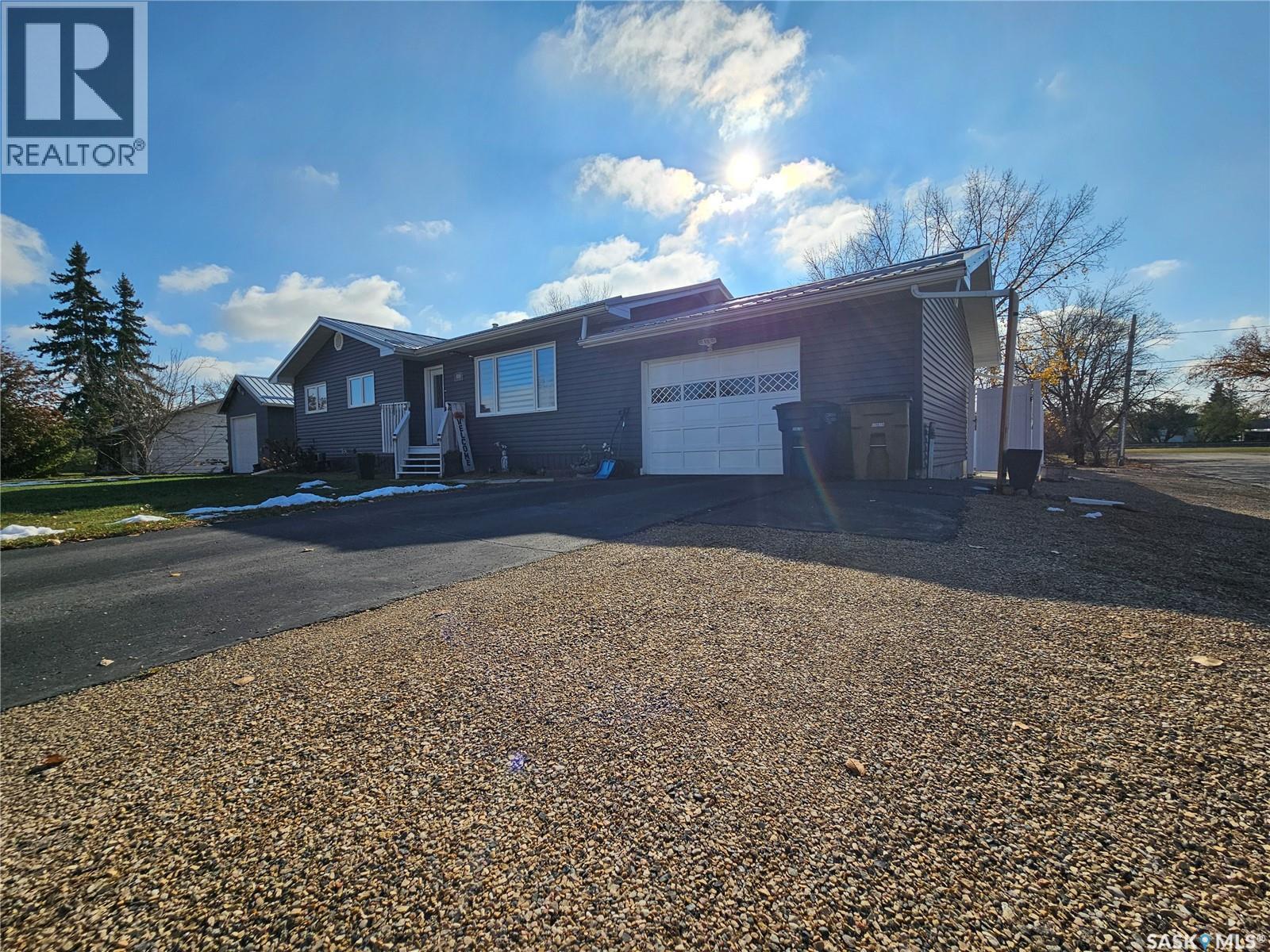 1010 101st Avenue, Tisdale, Saskatchewan  S0E 1T0 - Photo 2 - SK021294