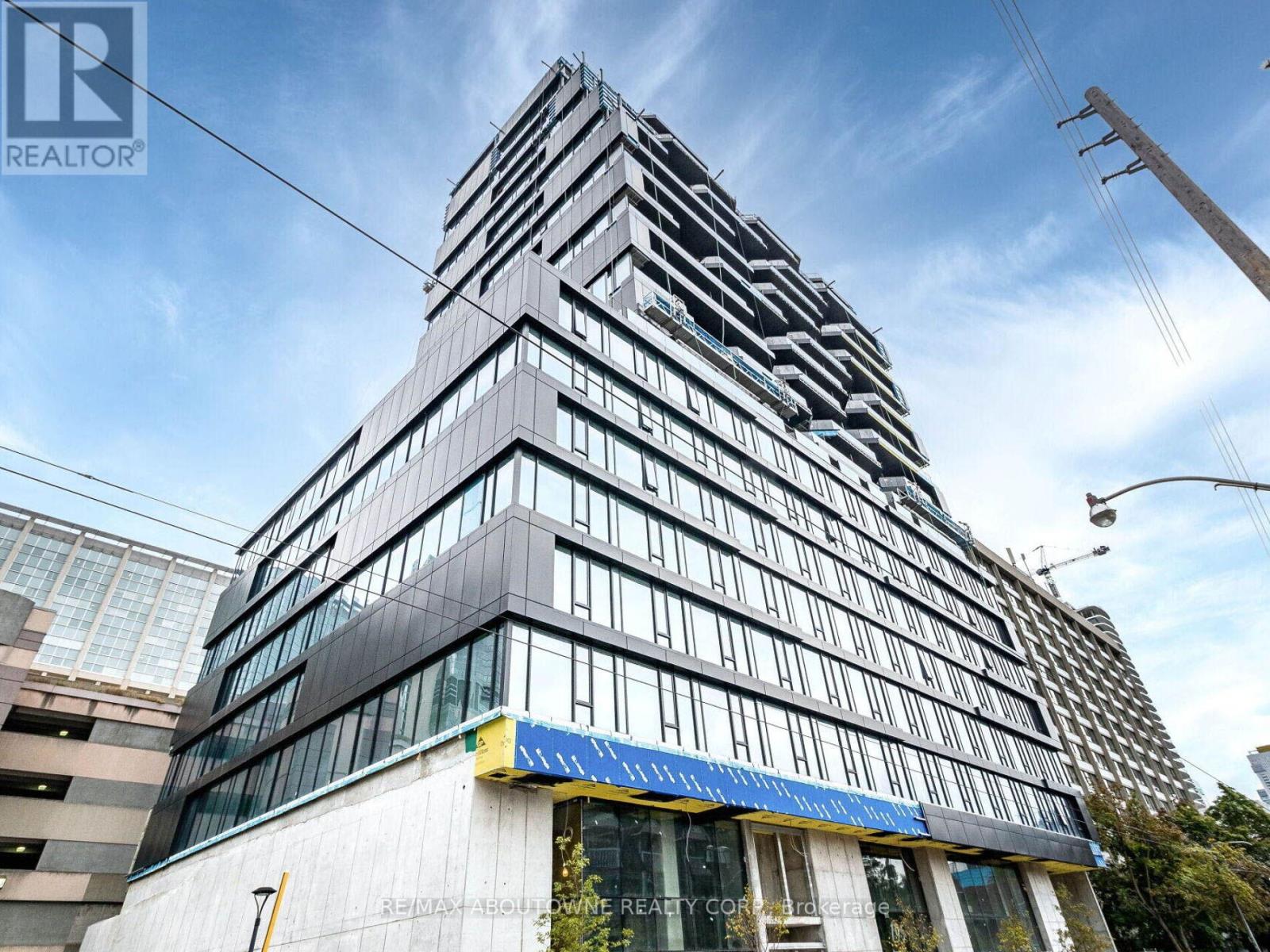 703 - 195 MCCAUL STREET, Toronto, Ontario