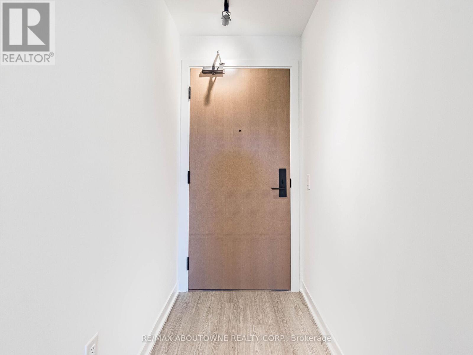 703 - 195 Mccaul Street, Toronto, Ontario  M5T 1W6 - Photo 6 - C12472552