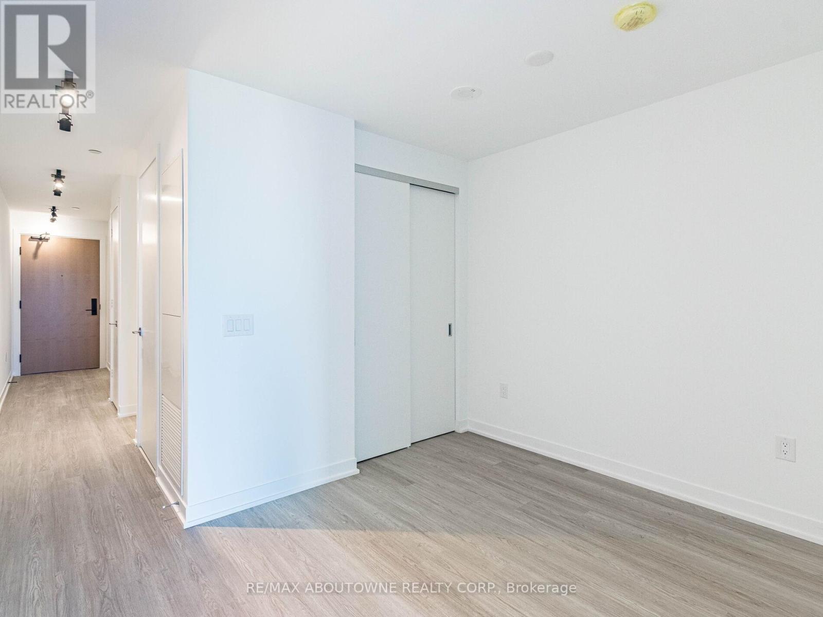 703 - 195 Mccaul Street, Toronto, Ontario  M5T 1W6 - Photo 9 - C12472552