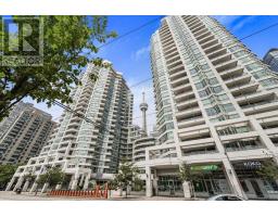 2011 - 228 QUEENS QUAY W, Toronto, Ontario