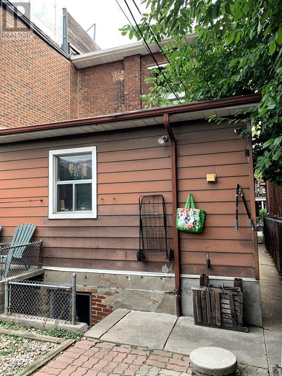464 Euclid Avenue, Toronto (Palmerston-Little Italy), Ontario  M6G 2S9 - Photo 6 - C12472606