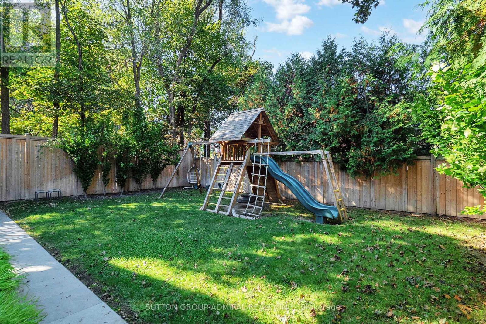 276 Strathallan Wood, Toronto (Bedford Park-Nortown), Ontario  M5N 1T6 - Photo 49 - C12472611