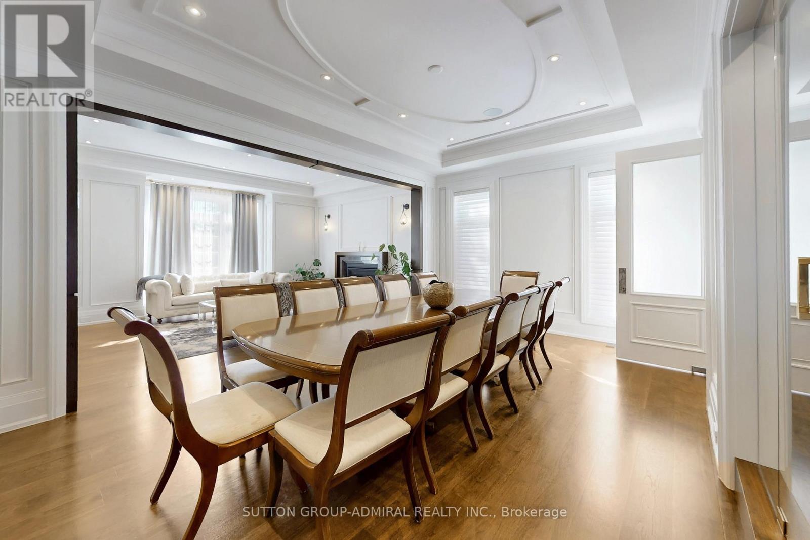 276 Strathallan Wood, Toronto (Bedford Park-Nortown), Ontario  M5N 1T6 - Photo 6 - C12472611