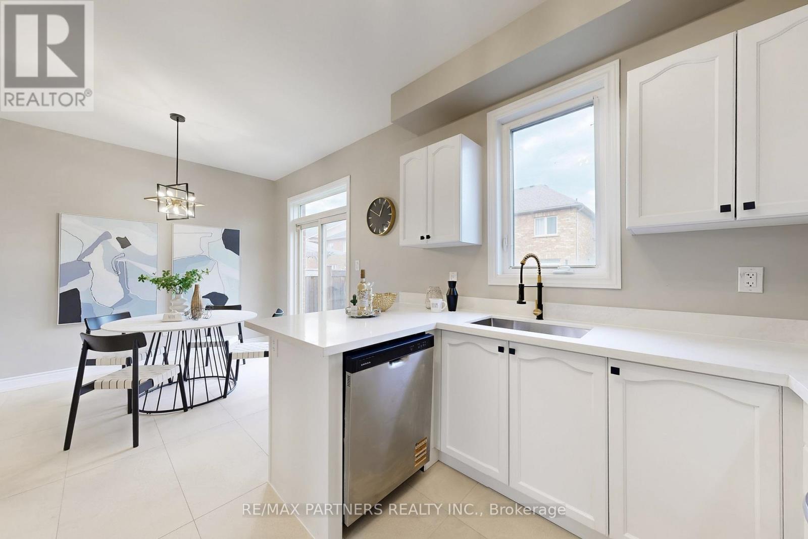 29 Robert Osprey Drive, Markham, Ontario  L6C 0K9 - Photo 13 - N12469538