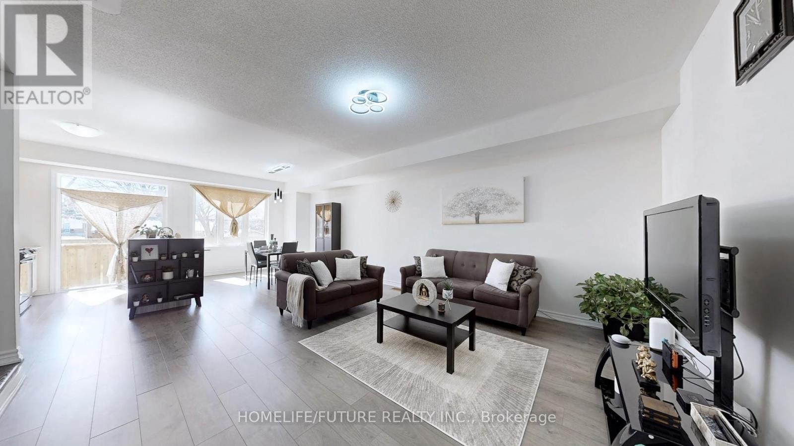 348 Okanagan Path, Oshawa (Donevan), Ontario  L1H 0A7 - Photo 3 - E12472564