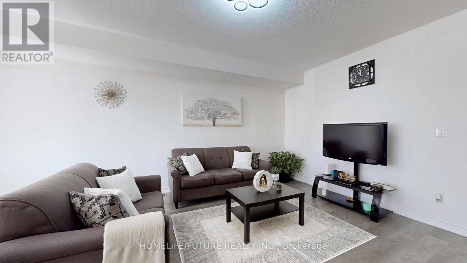 348 Okanagan Path, Oshawa (Donevan), Ontario  L1H 0A7 - Photo 4 - E12472564