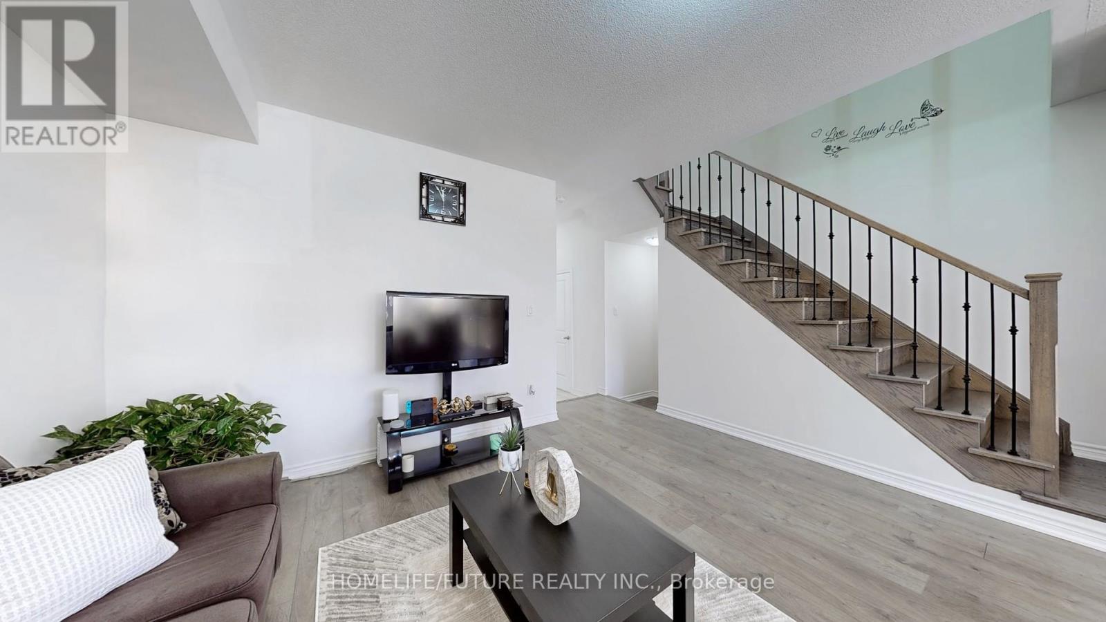 348 Okanagan Path, Oshawa (Donevan), Ontario  L1H 0A7 - Photo 5 - E12472564