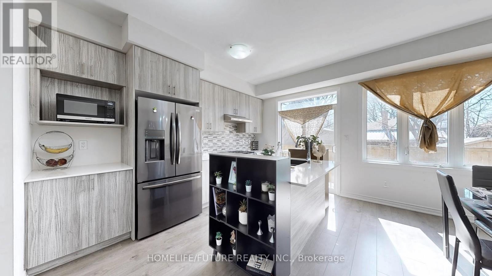 348 Okanagan Path, Oshawa (Donevan), Ontario  L1H 0A7 - Photo 8 - E12472564