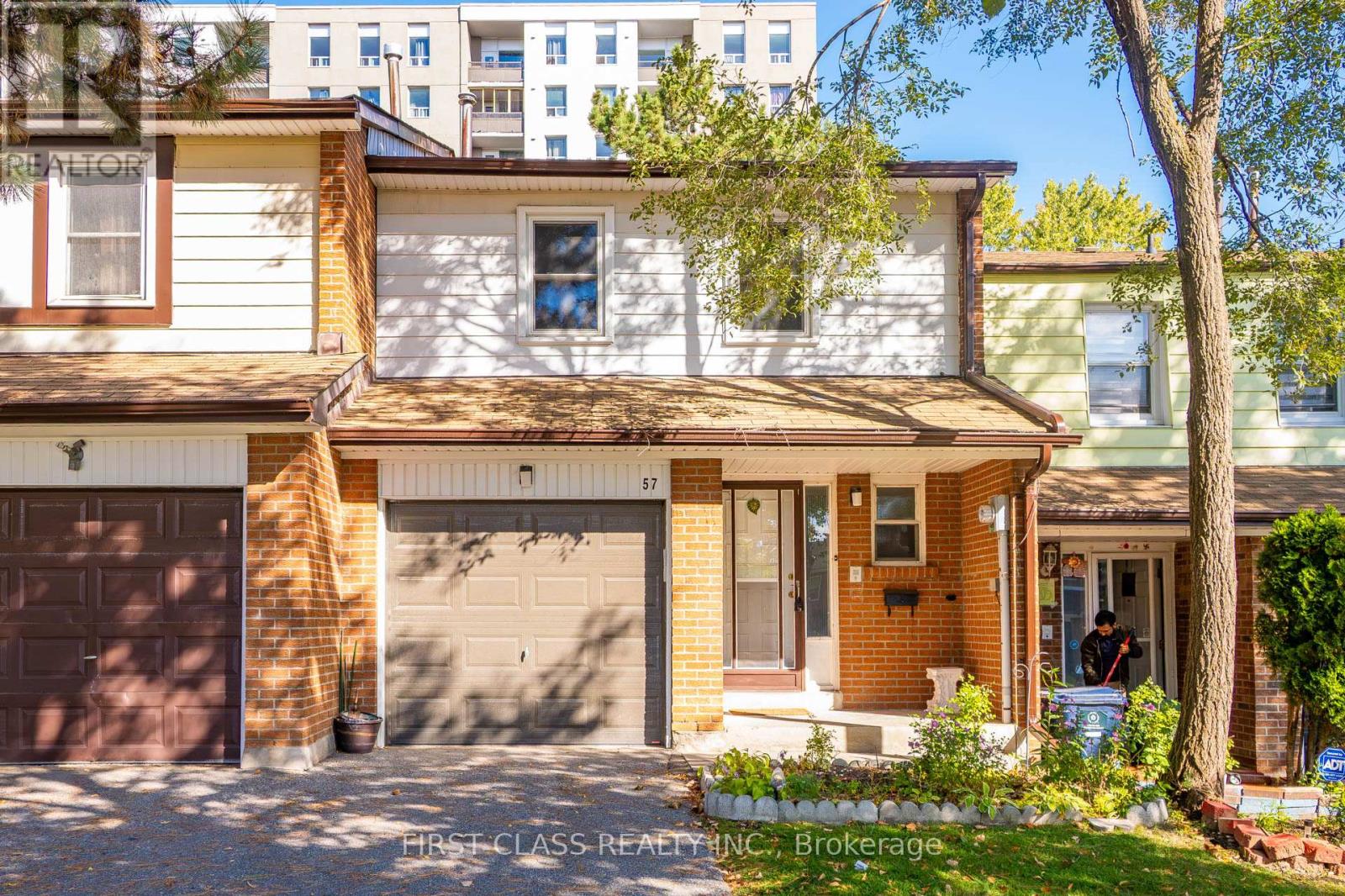 57 DUNDALK DRIVE, Toronto, Ontario