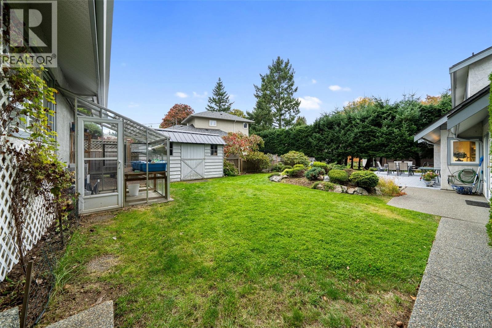 1741 Barrie Rd, Saanich, British Columbia  V8N 2W4 - Photo 48 - 1017810
