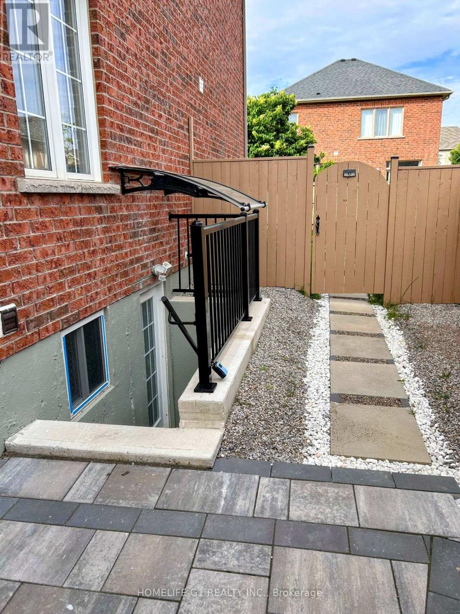45 Dame Gruev Drive, Markham, Ontario  L6E 0M4 - Photo 14 - N12472547