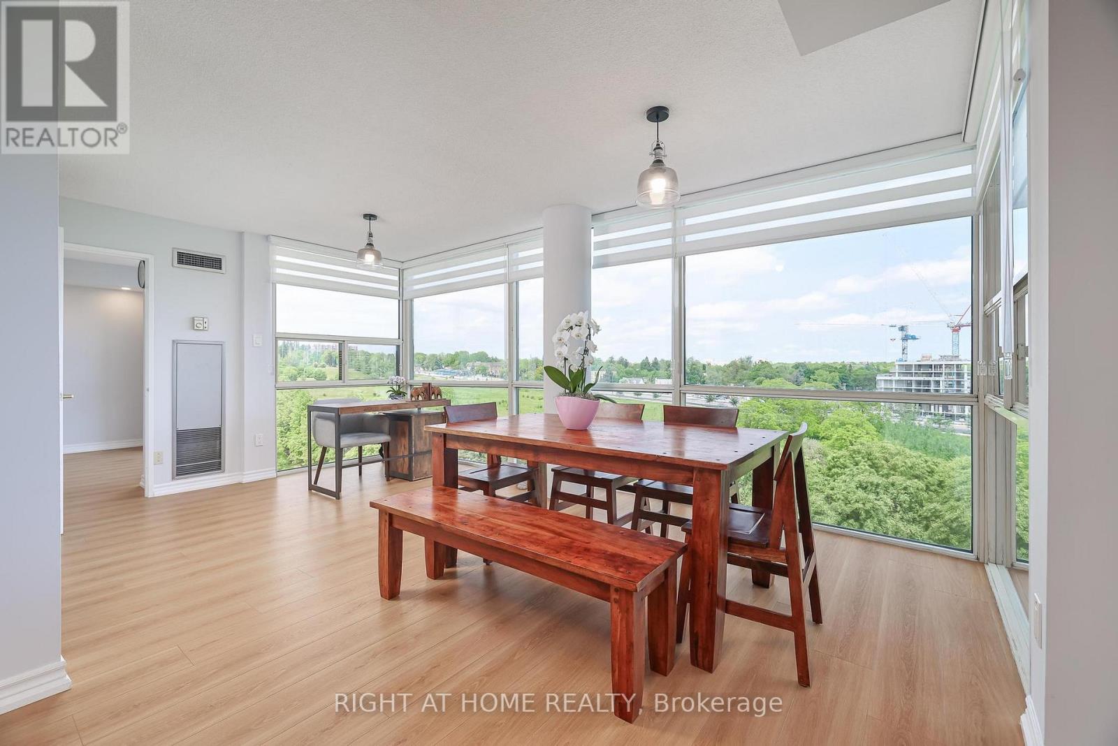 802 - 30 Harding Boulevard W, Richmond Hill (North Richvale), Ontario  L4C 9M3 - Photo 13 - N12472566