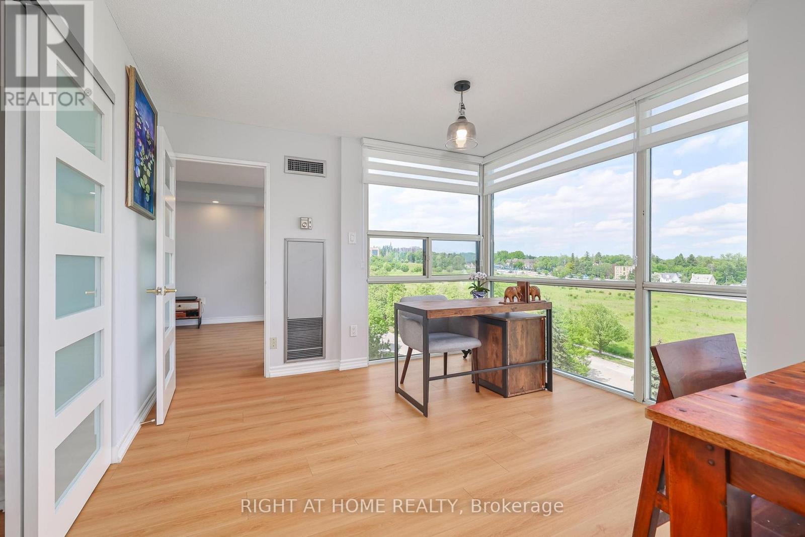 802 - 30 Harding Boulevard W, Richmond Hill (North Richvale), Ontario  L4C 9M3 - Photo 14 - N12472566