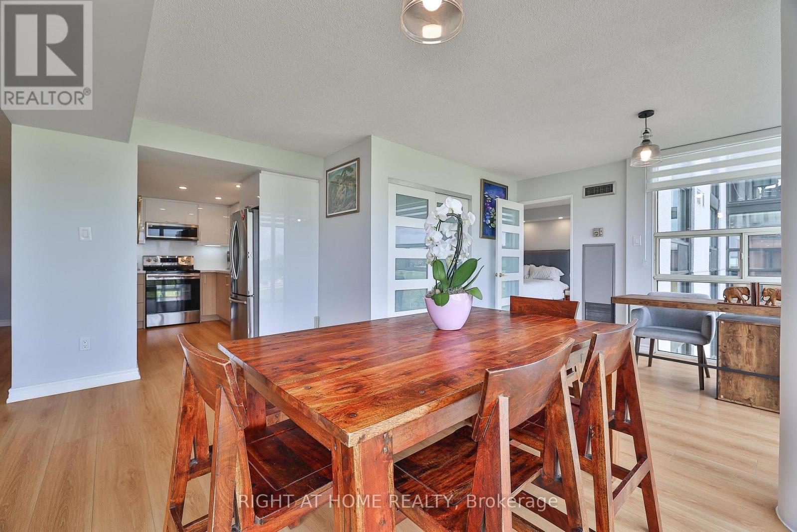 802 - 30 Harding Boulevard W, Richmond Hill (North Richvale), Ontario  L4C 9M3 - Photo 28 - N12472566