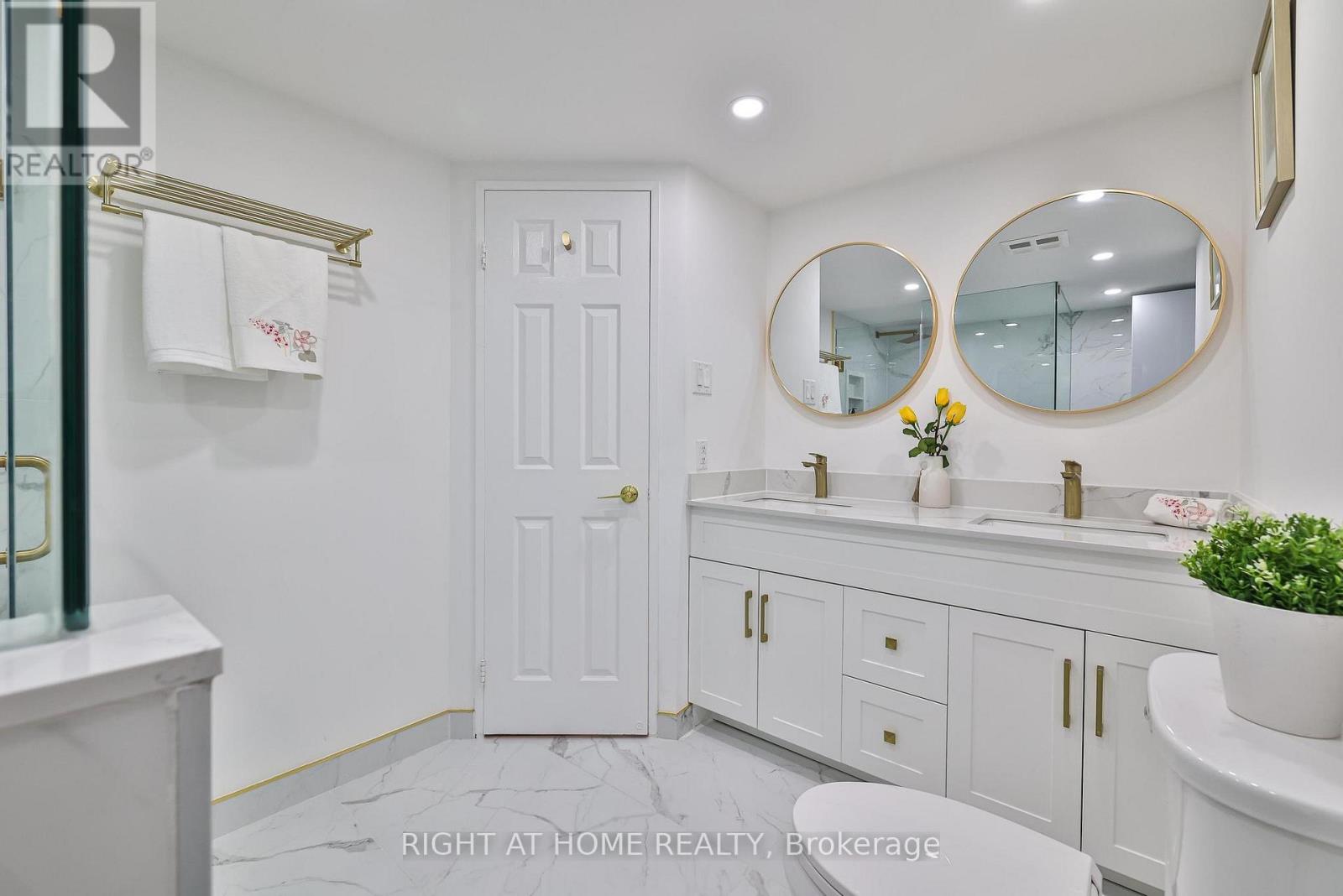 802 - 30 Harding Boulevard W, Richmond Hill (North Richvale), Ontario  L4C 9M3 - Photo 31 - N12472566