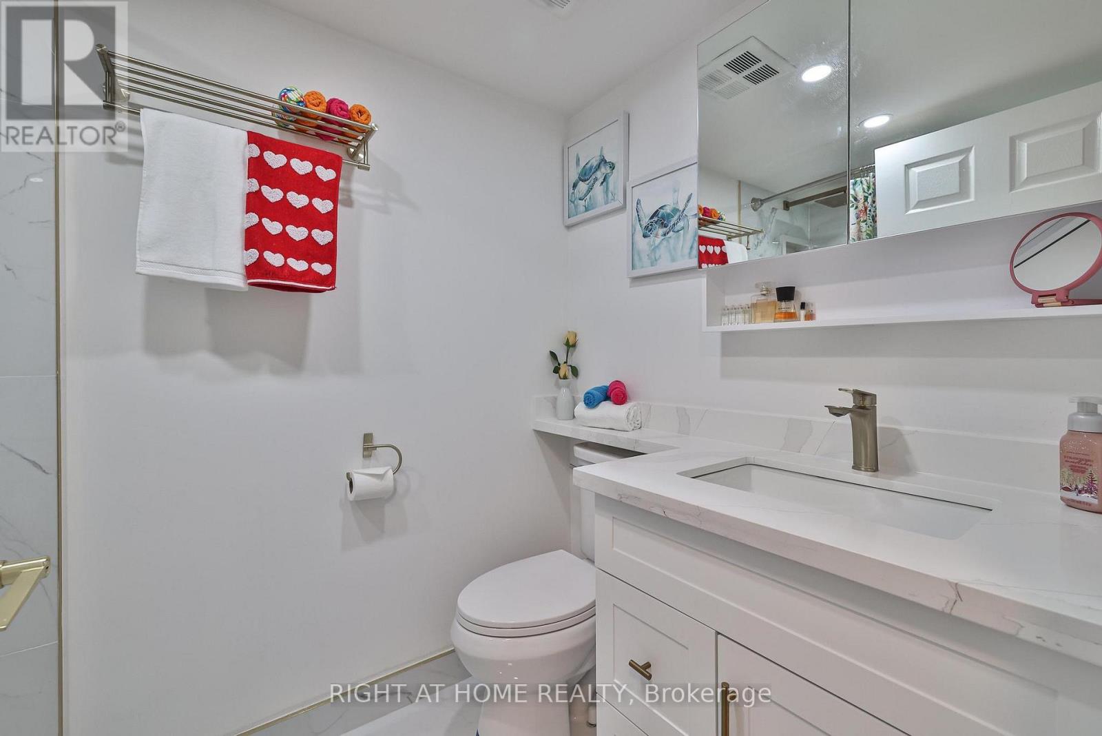 802 - 30 Harding Boulevard W, Richmond Hill (North Richvale), Ontario  L4C 9M3 - Photo 34 - N12472566