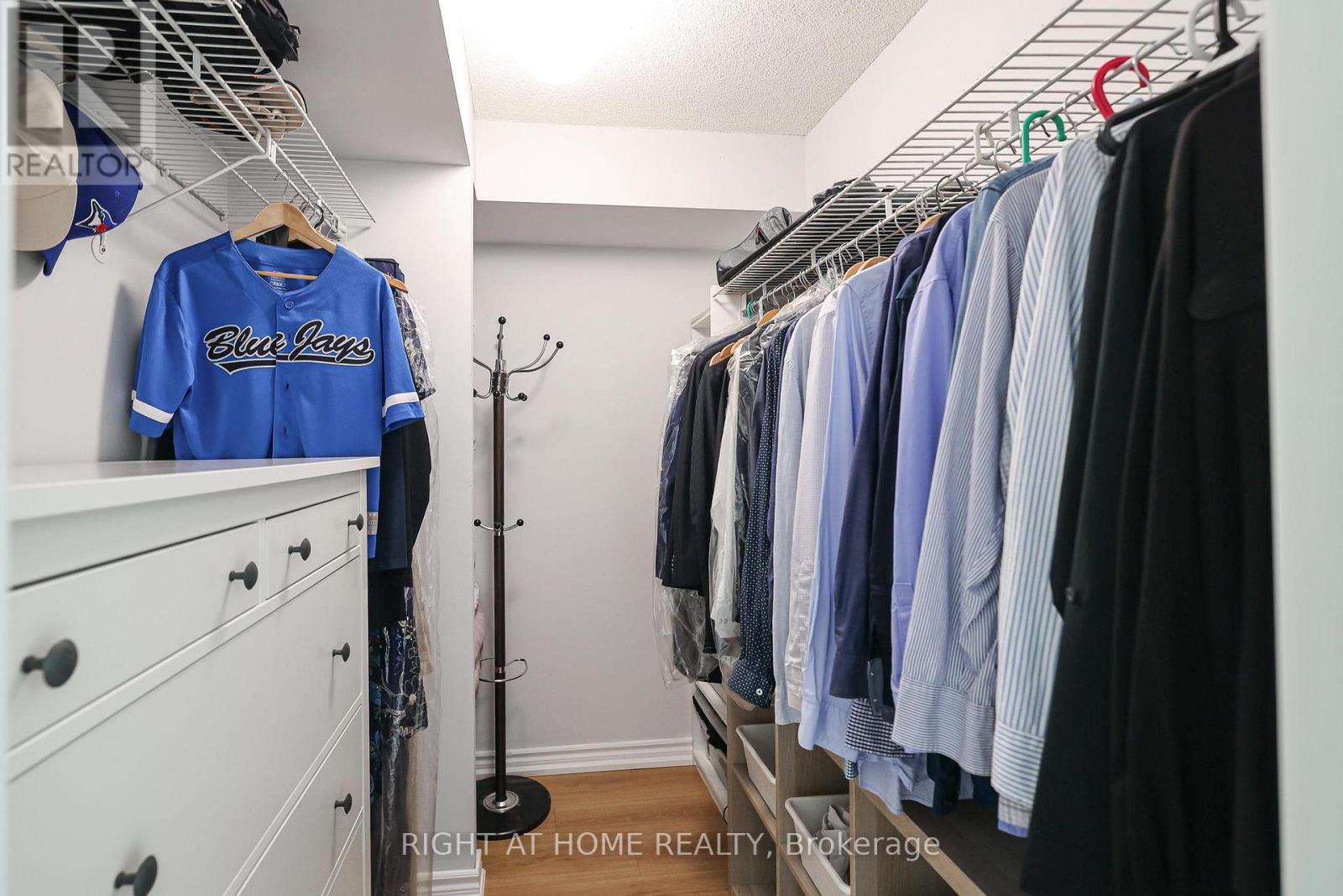 802 - 30 Harding Boulevard W, Richmond Hill (North Richvale), Ontario  L4C 9M3 - Photo 36 - N12472566