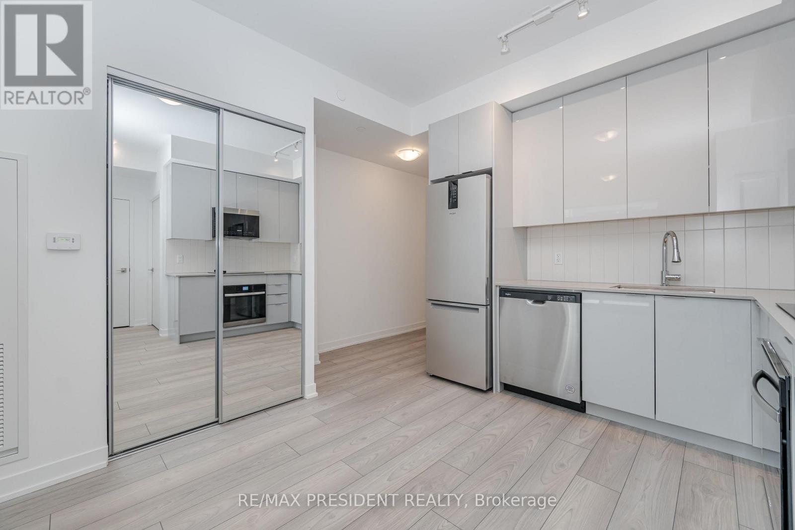 501 - 474 Caldari Road, Vaughan, Ontario  L4K 0R5 - Photo 9 - N12472571