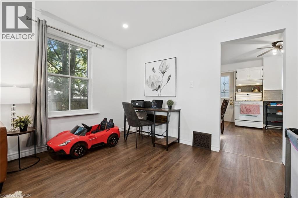 9 Metcalfe Street, Cambridge, Ontario  N1S 2N7 - Photo 13 - 40772770