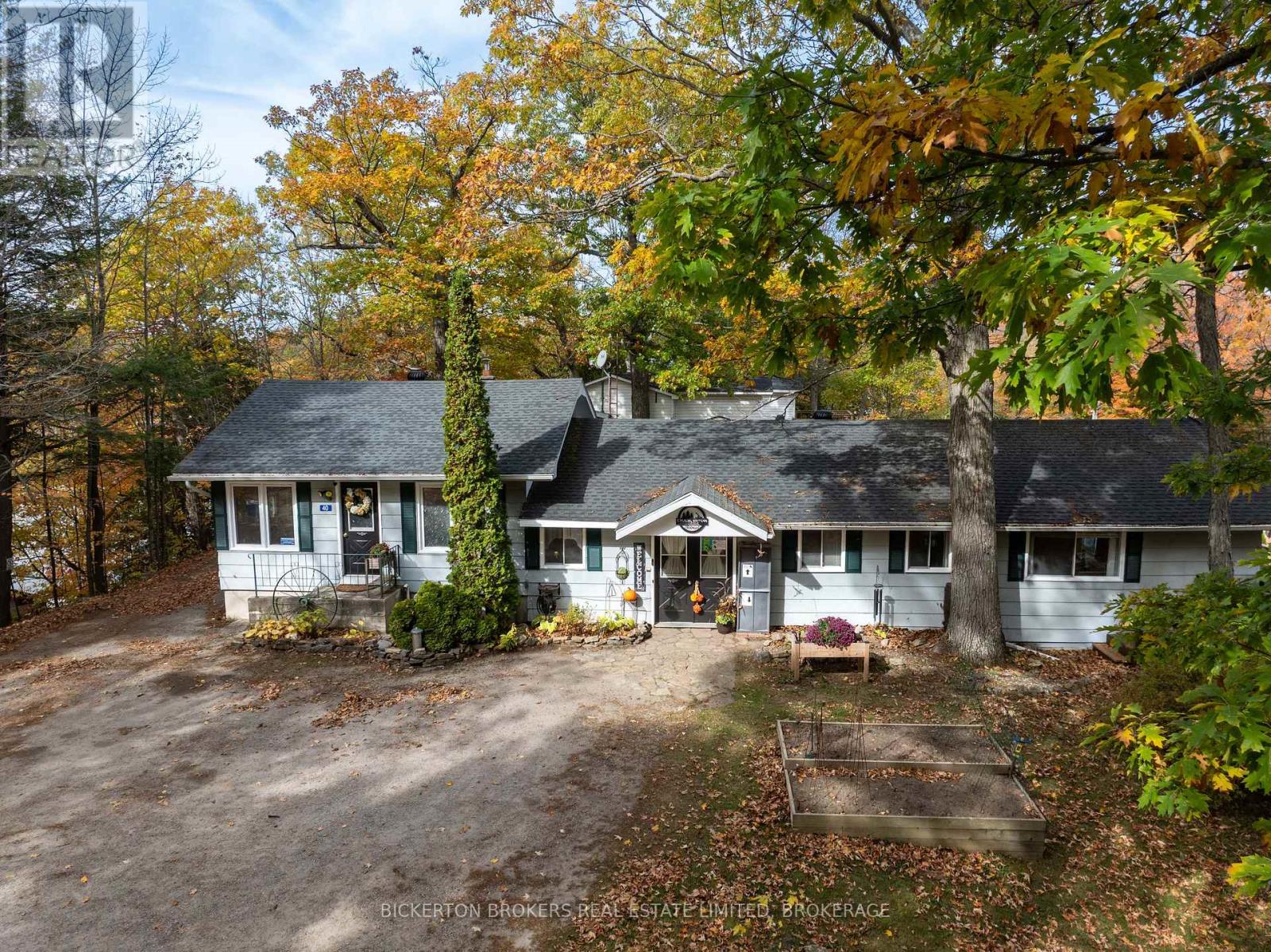 40 Greer Point Lane, Front Of Leeds & Seeleys Bay, Ontario  K0E 1L0 - Photo 1 - X12472651