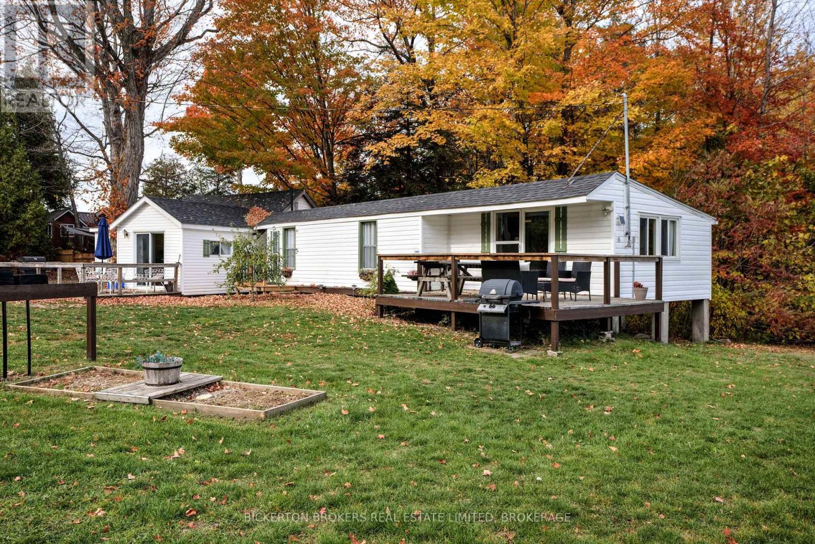 40 Greer Point Lane, Front Of Leeds & Seeleys Bay, Ontario  K0E 1L0 - Photo 20 - X12472651