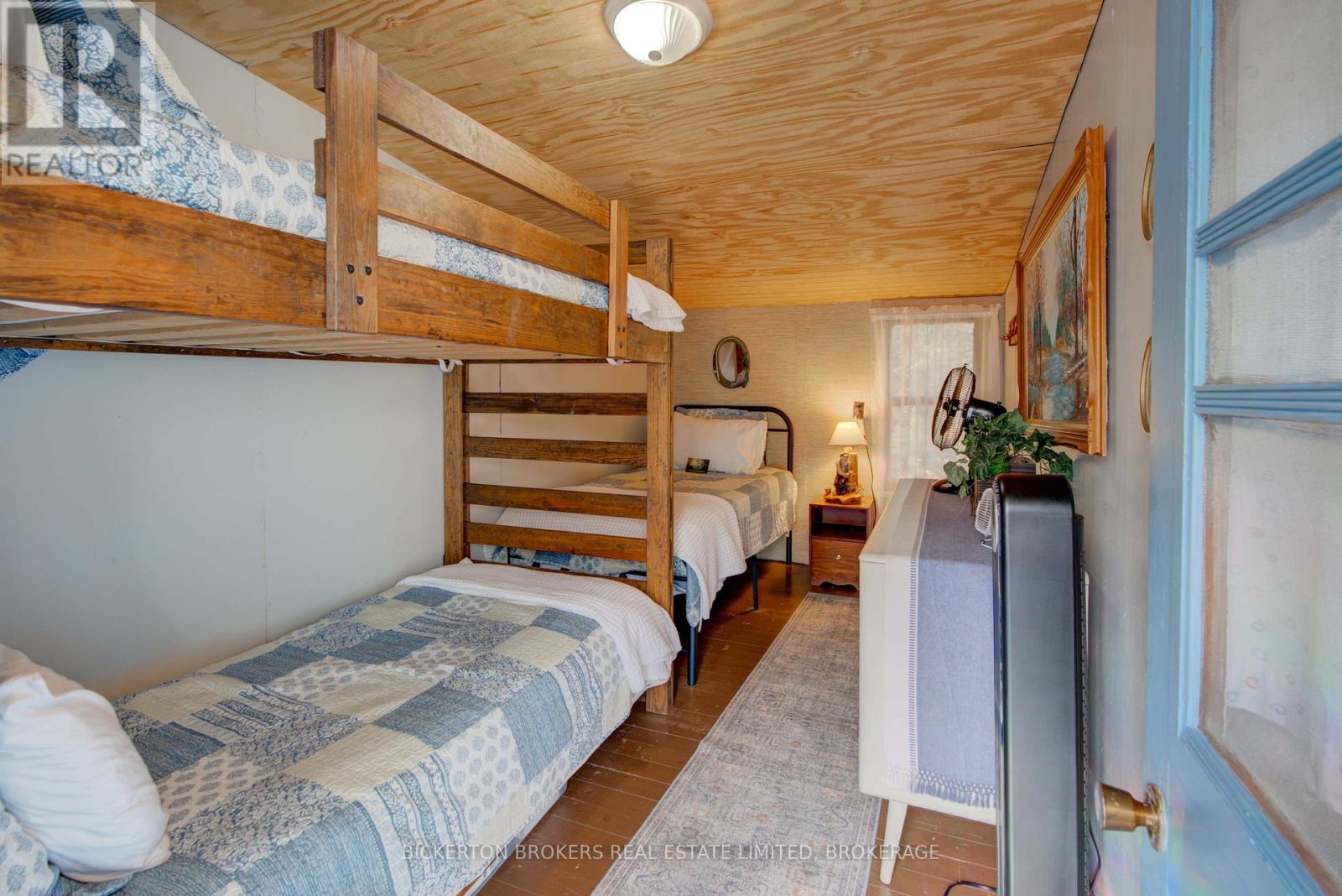 40 Greer Point Lane, Front Of Leeds & Seeleys Bay, Ontario  K0E 1L0 - Photo 25 - X12472651