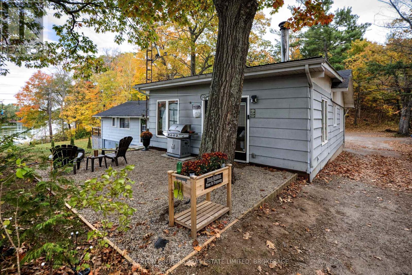 40 Greer Point Lane, Front Of Leeds & Seeleys Bay, Ontario  K0E 1L0 - Photo 3 - X12472651