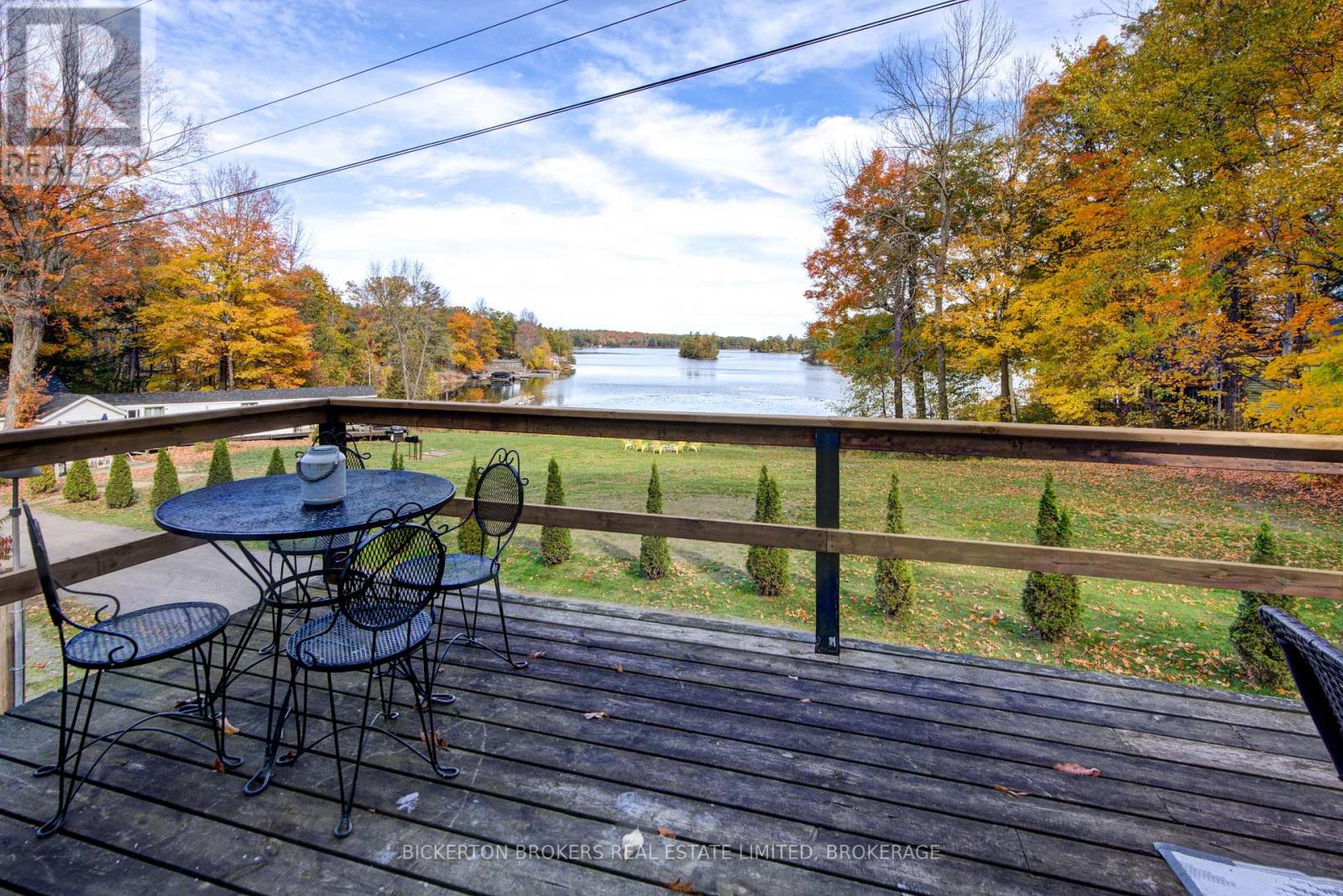 40 Greer Point Lane, Front Of Leeds & Seeleys Bay, Ontario  K0E 1L0 - Photo 4 - X12472651