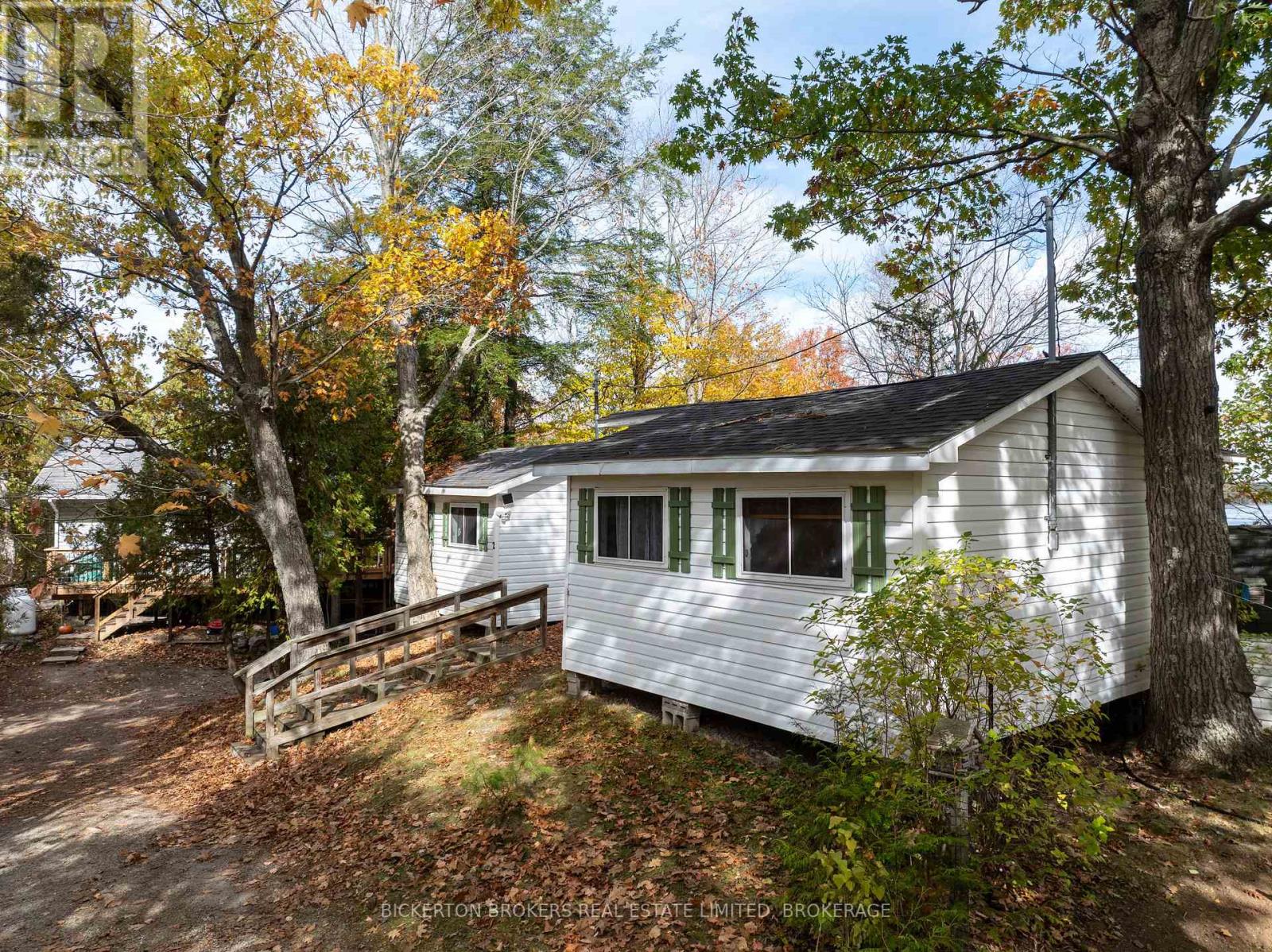 40 Greer Point Lane, Front Of Leeds & Seeleys Bay, Ontario  K0E 1L0 - Photo 42 - X12472651
