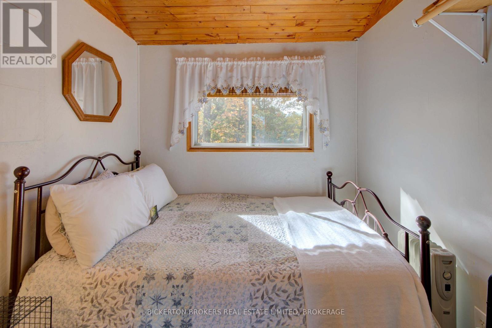 40 Greer Point Lane, Front Of Leeds & Seeleys Bay, Ontario  K0E 1L0 - Photo 46 - X12472651