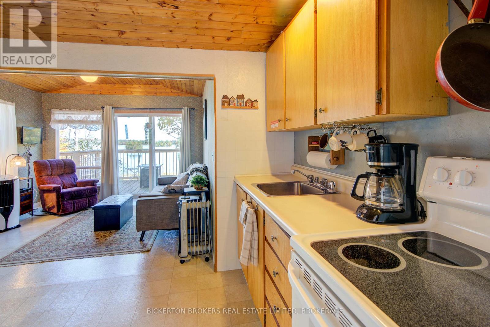 40 Greer Point Lane, Front Of Leeds & Seeleys Bay, Ontario  K0E 1L0 - Photo 47 - X12472651