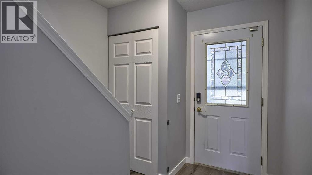 9, 567 Edmonton Trail Ne, Airdrie, Alberta  T4B 2L4 - Photo 5 - A2256383