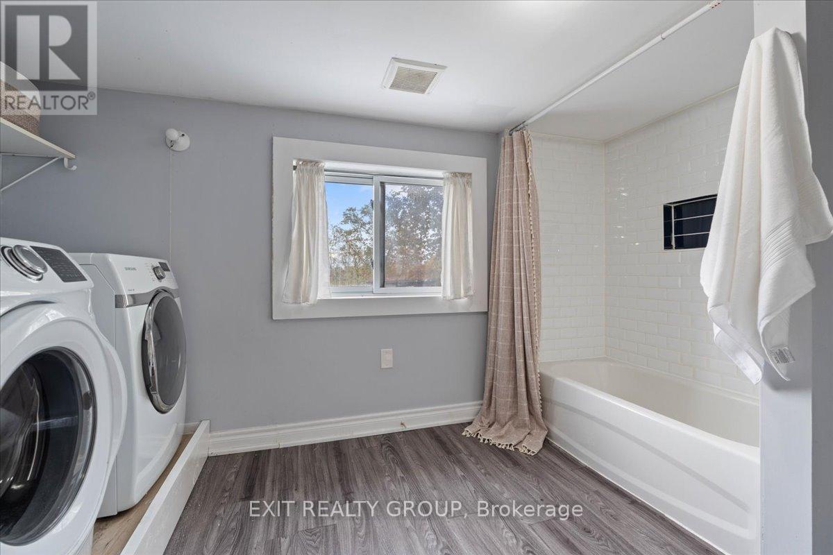 895 English Settlement Road, Quinte West, Ontario K8V 5P7 - Photo 23 - X12472594