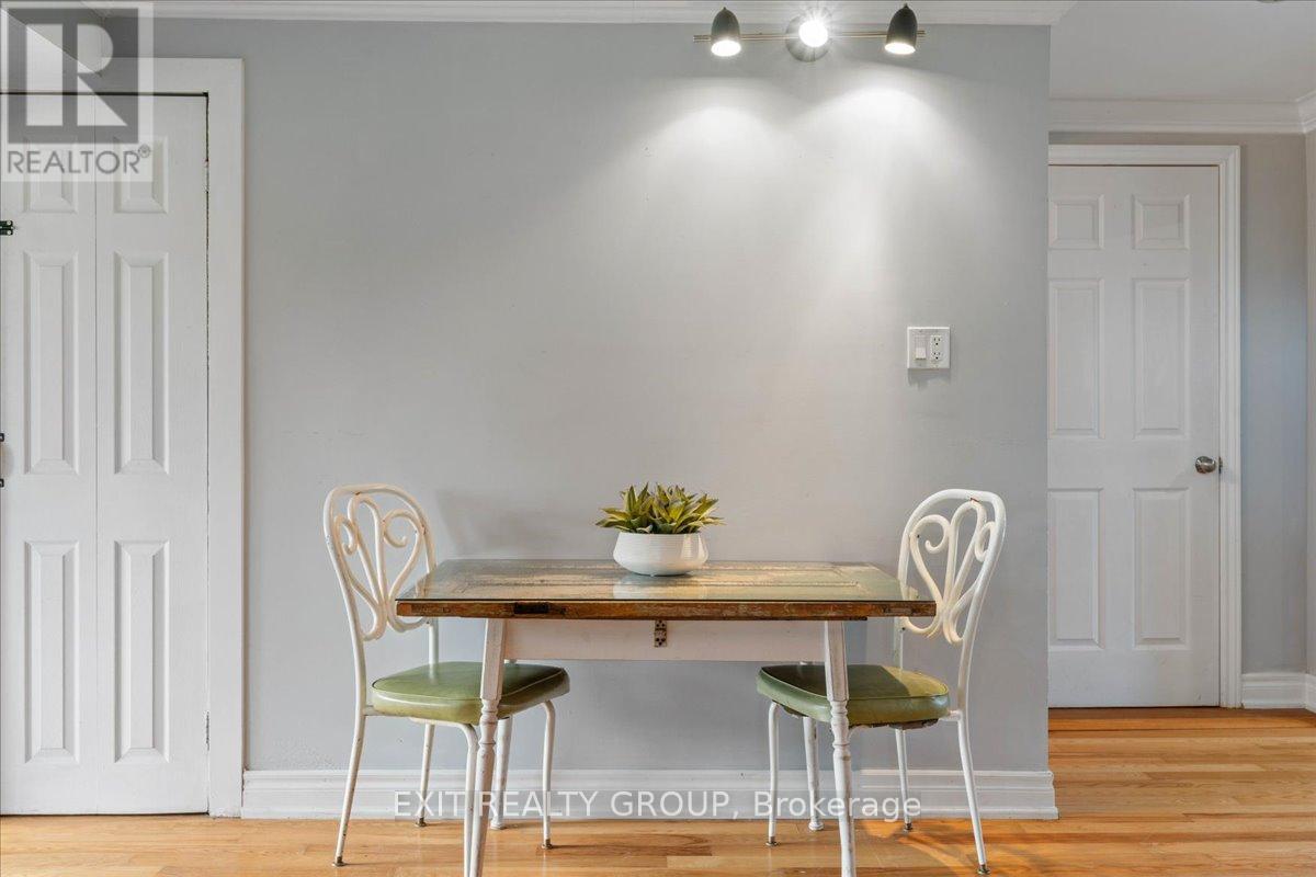 895 English Settlement Road, Quinte West, Ontario K8V 5P7 - Photo 9 - X12472594