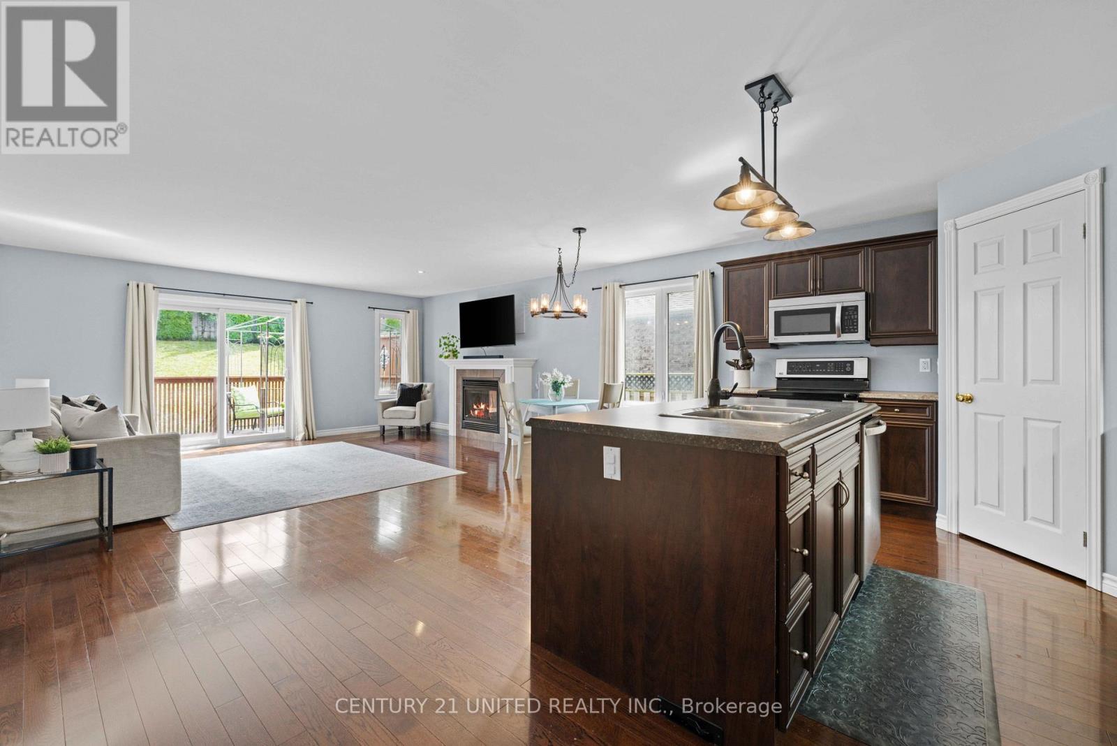 385 Bianco Crescent, Peterborough, Ontario  K9K 0A5 - Photo 2 - X12472657