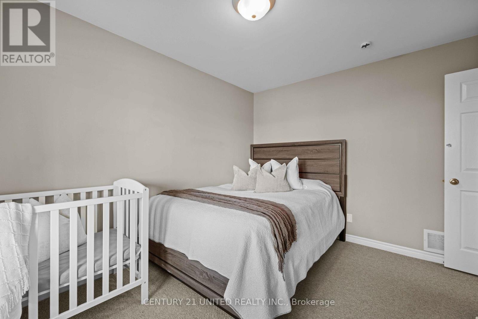 385 Bianco Crescent, Peterborough, Ontario  K9K 0A5 - Photo 9 - X12472657