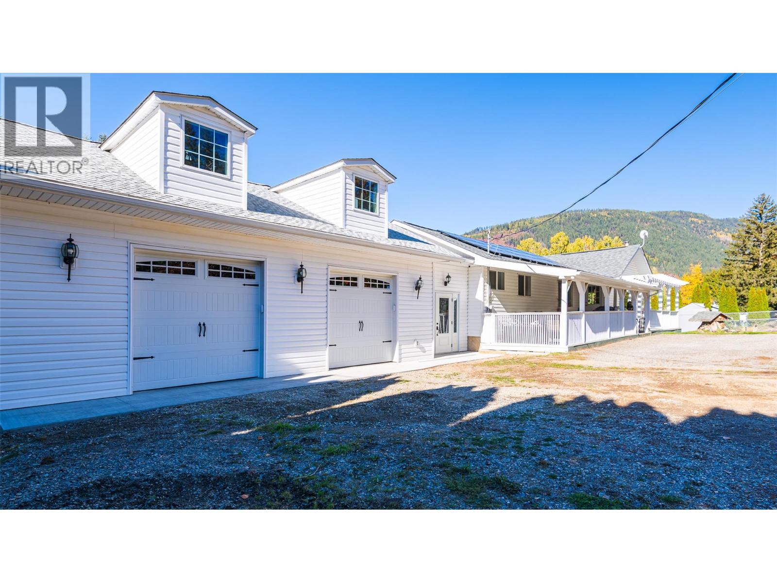 5145 ELSIE HOLMES Road, Wynndel, British Columbia