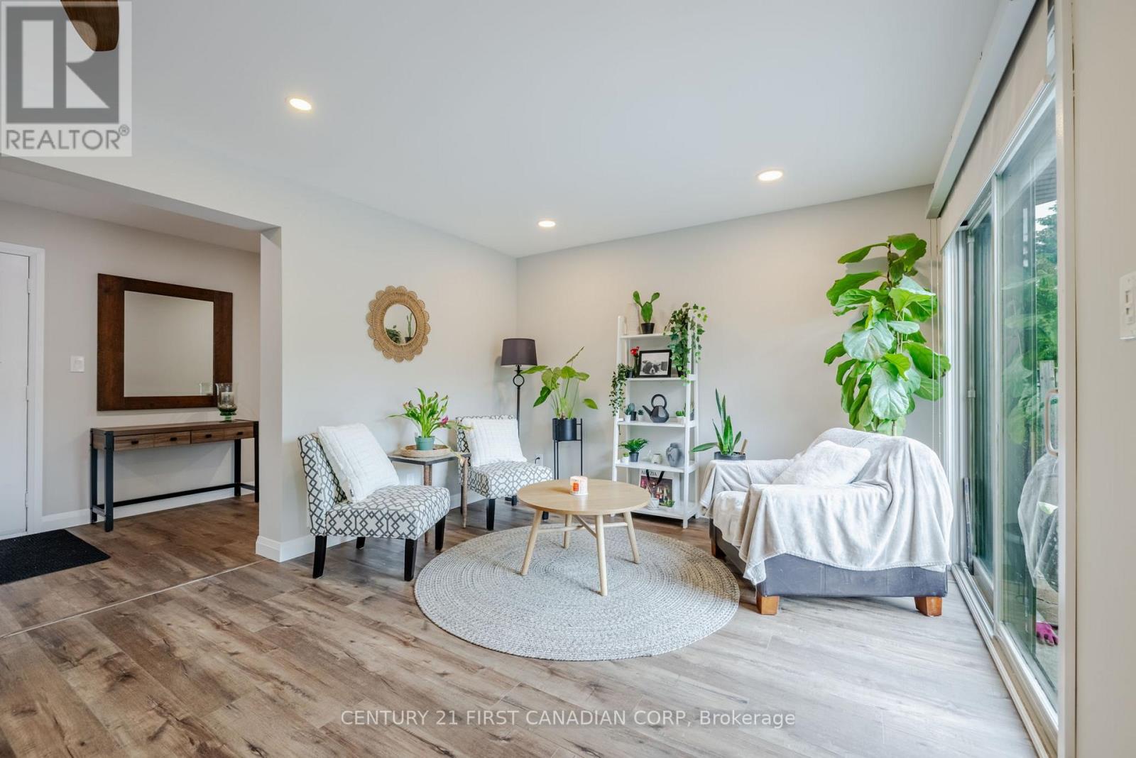 1360 Hastings Drive, London North, Ontario  N5X 2J3 - Photo 7 - X12472593