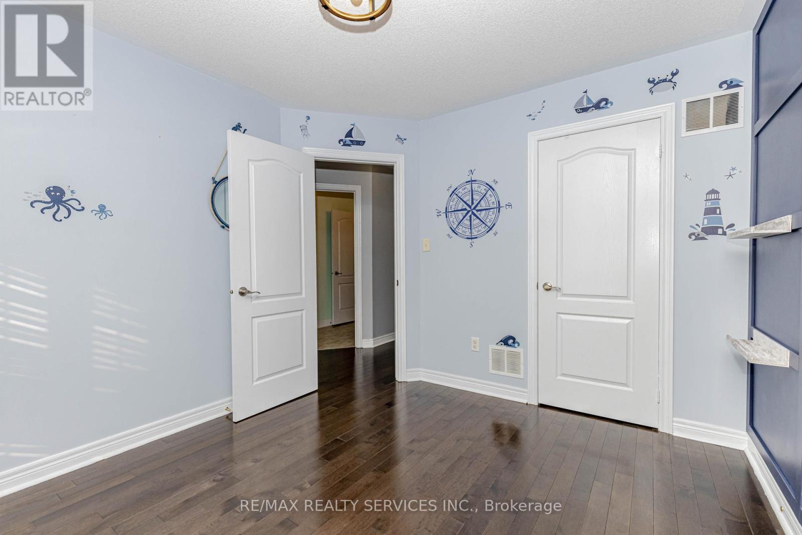 152 Weston Drive, Milton (Sc Scott), Ontario  L9T 0V6 - Photo 34 - W12472549