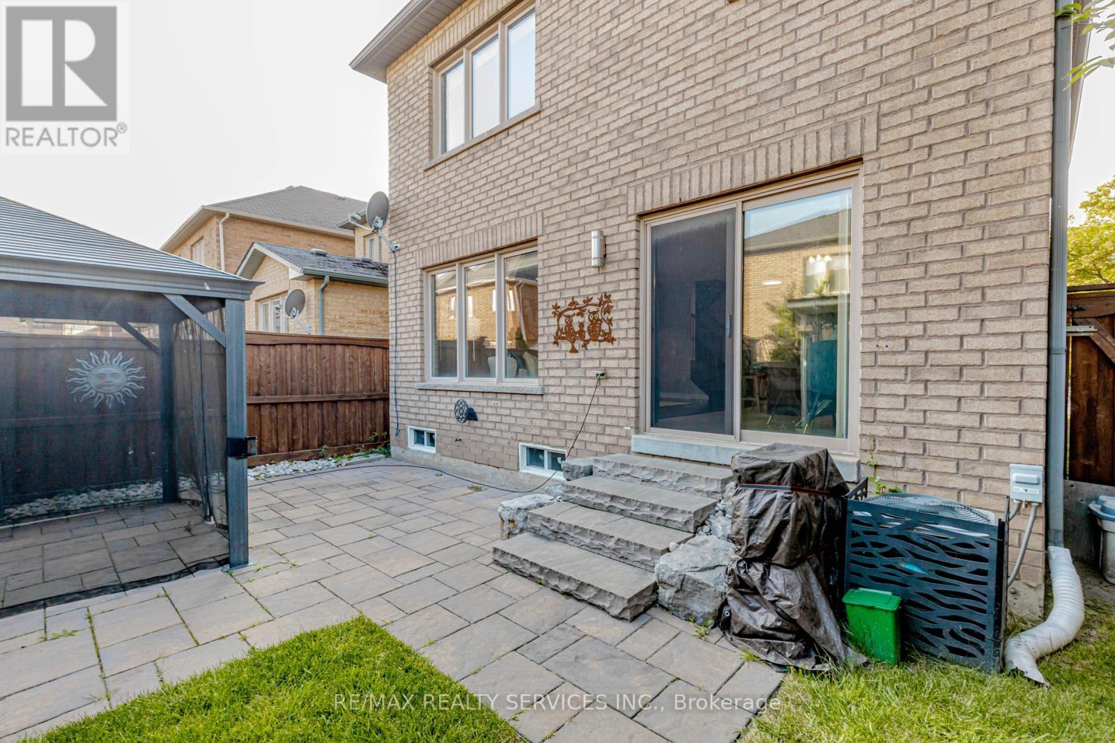 152 Weston Drive, Milton (Sc Scott), Ontario  L9T 0V6 - Photo 39 - W12472549