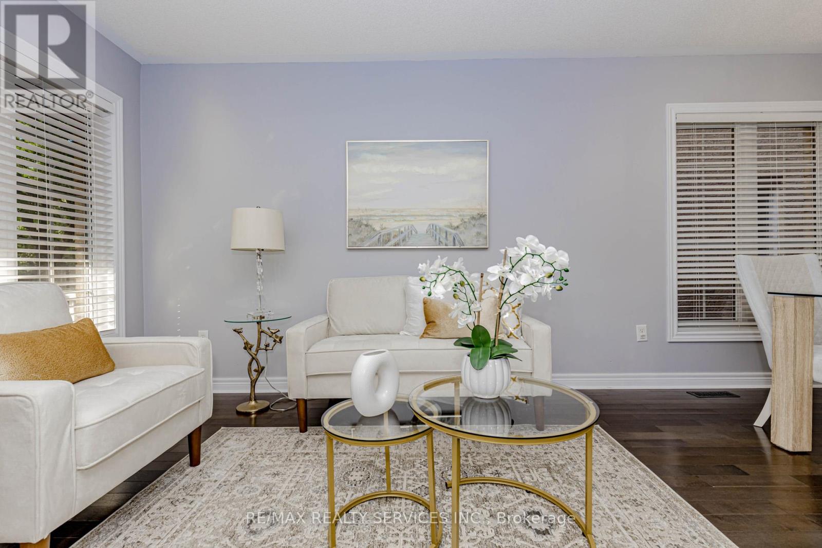 152 Weston Drive, Milton (Sc Scott), Ontario  L9T 0V6 - Photo 4 - W12472549