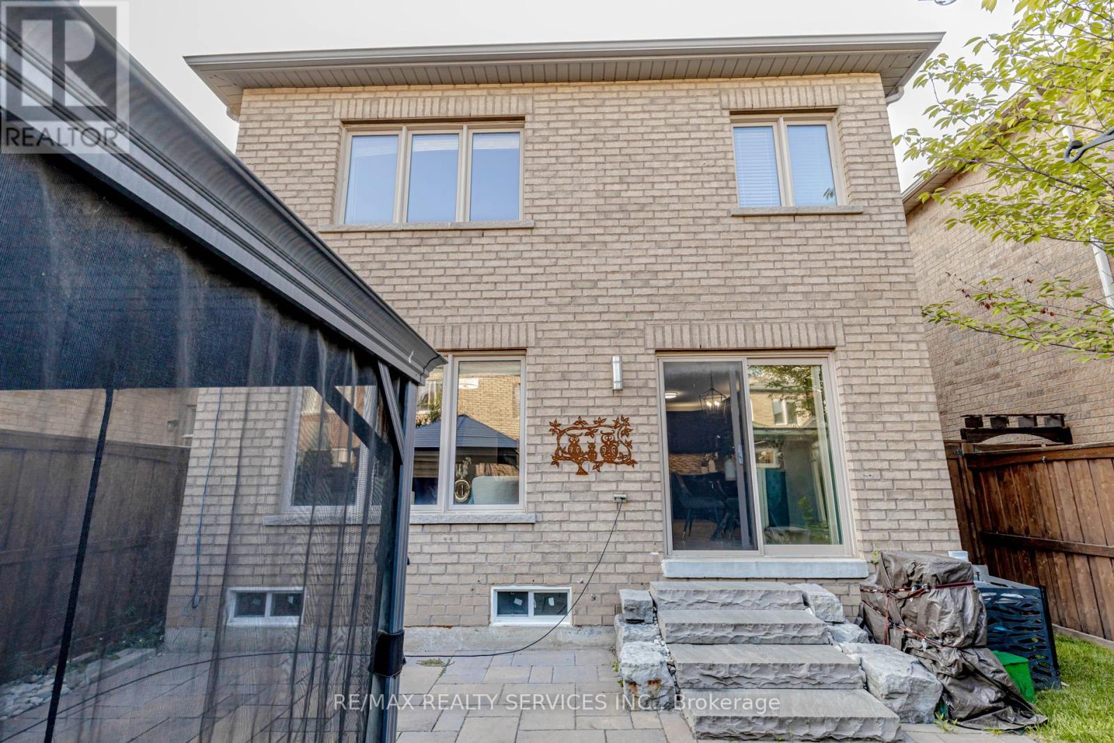 152 Weston Drive, Milton (Sc Scott), Ontario  L9T 0V6 - Photo 40 - W12472549